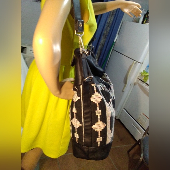 Maurice Large Utility Tote § - Picture 12 of 15